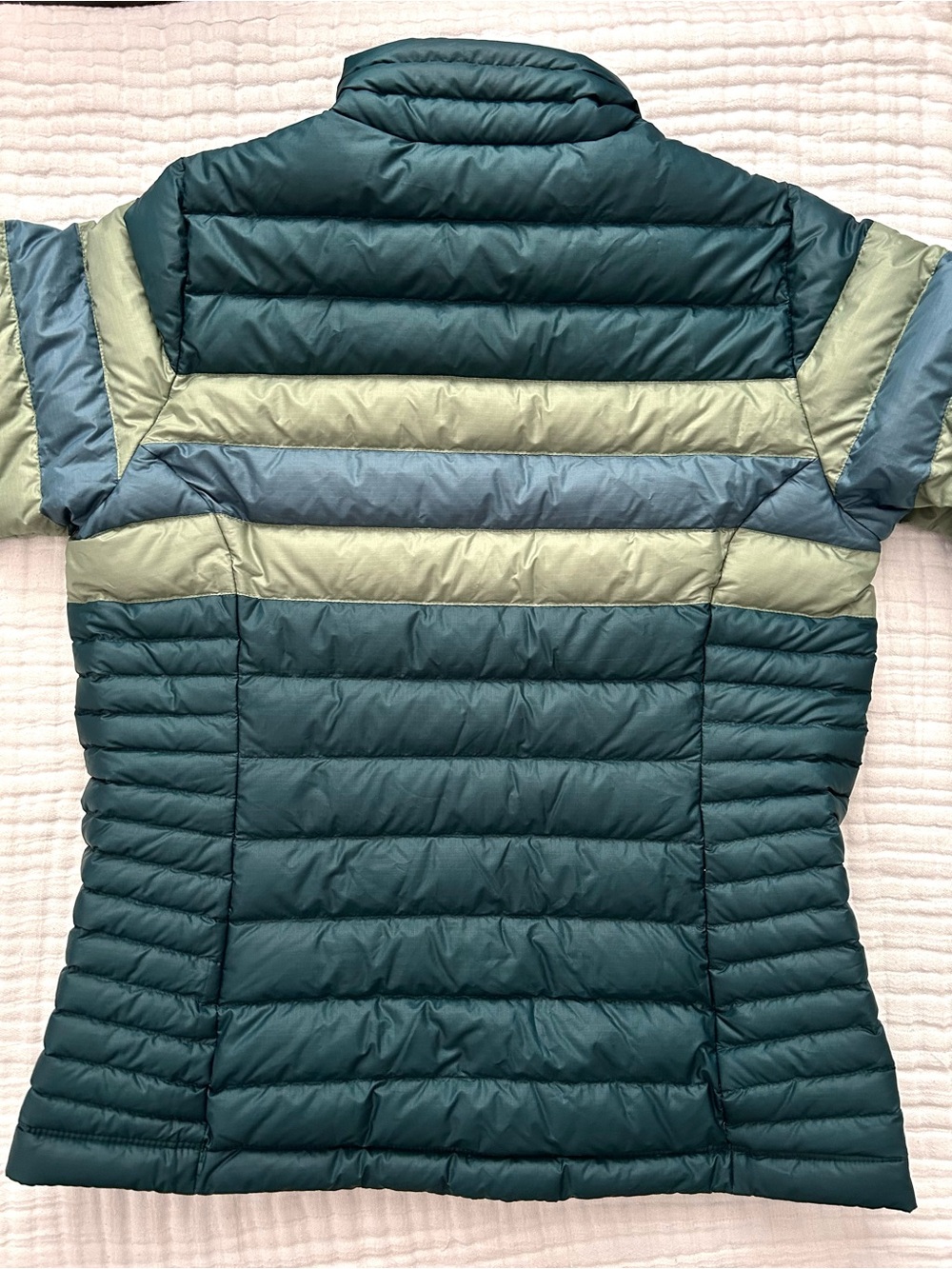 Women’s size medium Patagonia down sweater coat - Picture 7 of 8